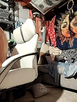 Gillygilly76 online show from 10.16.25