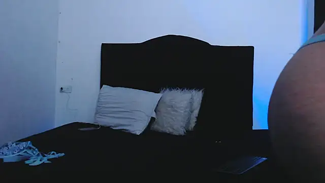 Jennifer Louisee online show from 02.13.25