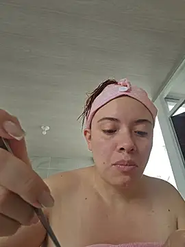 Snapshot of valery_mora chatting on 10.27.25 valery mora online show from 10.27.25