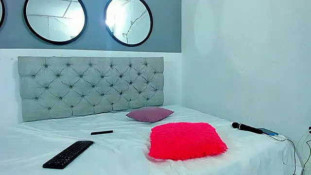 Sophie and andress online show from 10.07.25