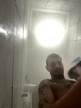 Snapshot of Christopherreis chatting on 11.07.25 Christopherreis online show from 11.07.25