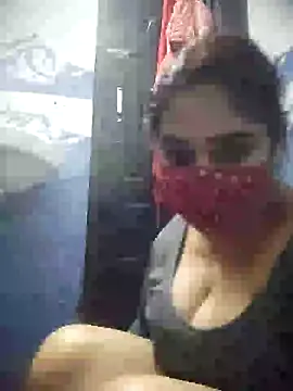 Snapshot of kirti__arora chatting on 12.28.24 kirti arora online show from 12.28.24