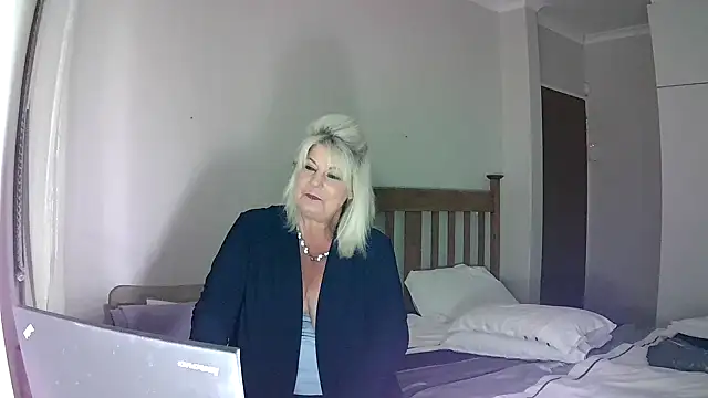 Miahotmilf online show from 12.18.24
