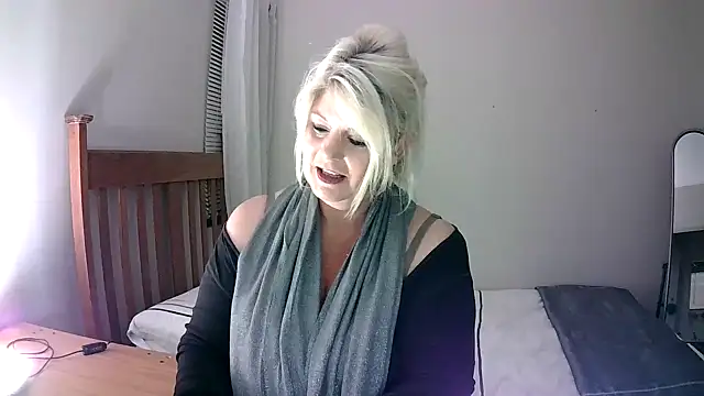 Miahotmilf online show from 01.10.25