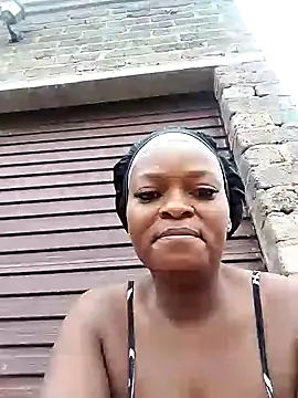 Snapshot of lovelyassbitch chatting on 01.11.25 lovelyassbitch online show from 01.11.25