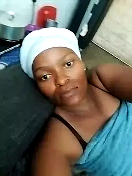 Snapshot of lovelyassbitch chatting on 01.18.25 lovelyassbitch online show from 01.18.25