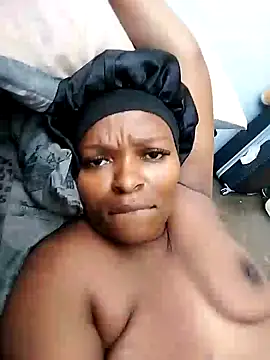 Snapshot of lovelyassbitch chatting on 01.21.25 lovelyassbitch online show from 01.21.25