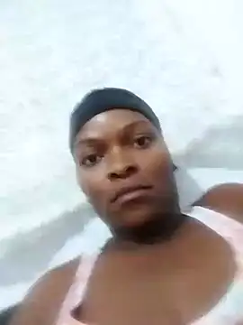 Snapshot of lovelyassbitch chatting on 02.04.25 lovelyassbitch online show from 02.04.25