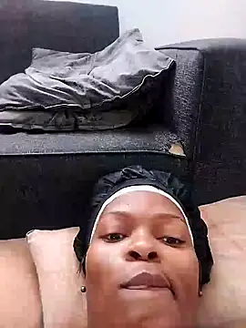 Snapshot of lovelyassbitch chatting on 02.14.25 lovelyassbitch online show from 02.14.25