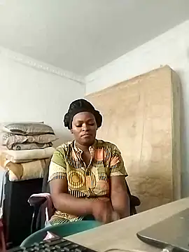 Snapshot of lovelyassbitch chatting on 02.15.25 lovelyassbitch online show from 02.15.25