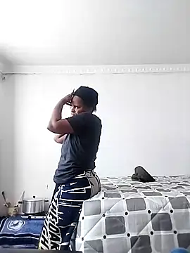 Snapshot of lovelyassbitch chatting on 03.23.25 lovelyassbitch online show from 03.23.25