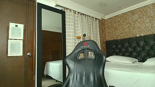 stella xue online show from 03.20.25