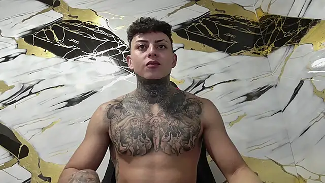 Snapshot of Kevin22_222 chatting on 01.03.25 Kevin22 222 online show from 01.03.25