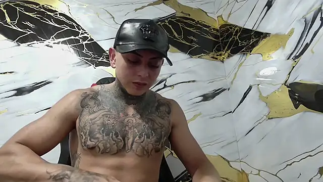 Snapshot of Kevin22_222 chatting on 01.07.25 Kevin22 222 online show from 01.07.25