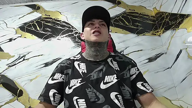 Snapshot of Kevin22_222 chatting on 01.10.25 Kevin22 222 online show from 01.10.25