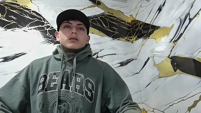 Snapshot of Kevin22_222 chatting on 01.10.25 Kevin22 222 online show from 01.10.25