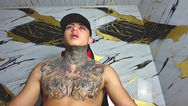 Snapshot of Kevin22_222 chatting on 01.14.25 Kevin22 222 online show from 01.14.25