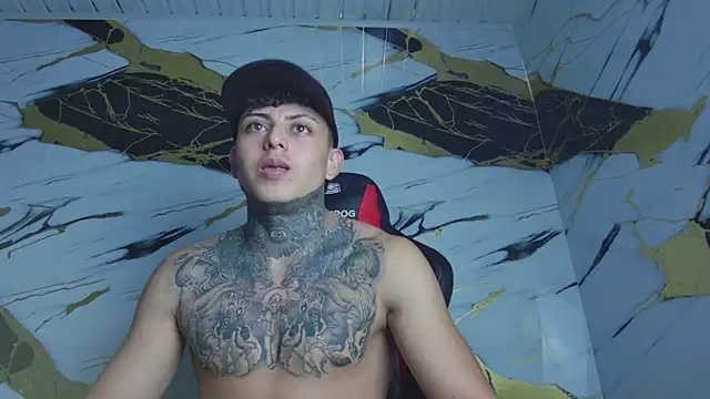 Snapshot of Kevin22_222 chatting on 01.24.25 Kevin22 222 online show from 01.24.25