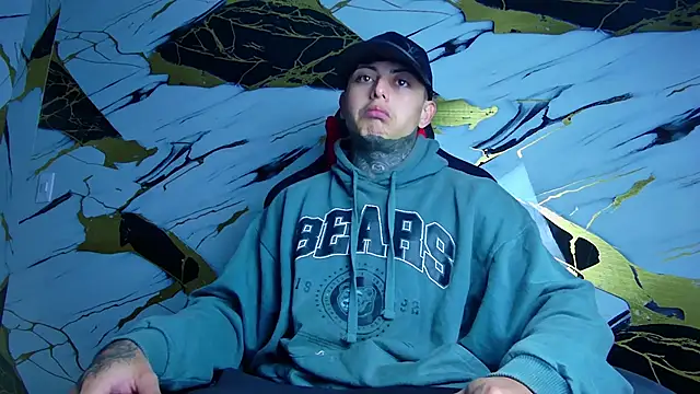 Snapshot of Kevin22_222 chatting on 01.25.25 Kevin22 222 online show from 01.25.25