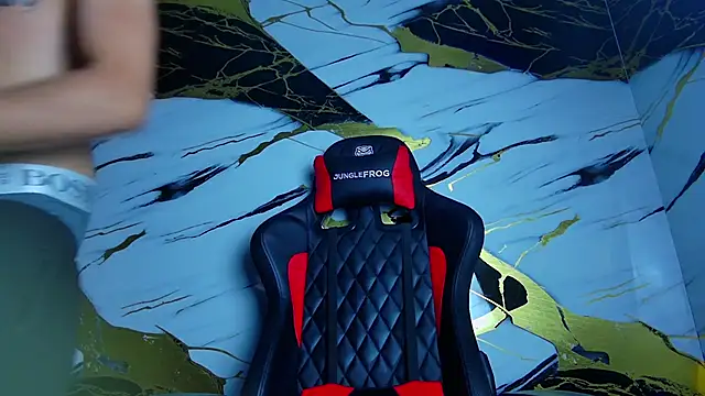 Snapshot of Kevin22_222 chatting on 01.25.25 Kevin22 222 online show from 01.25.25