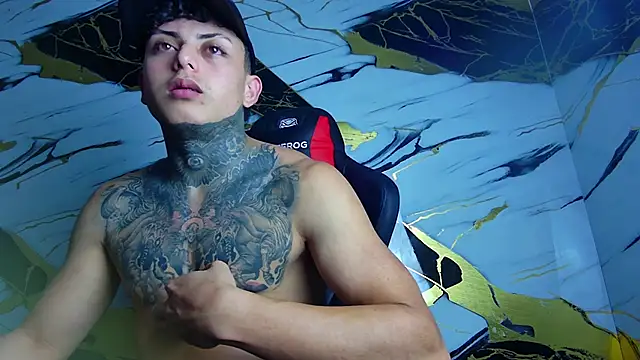 Snapshot of Kevin22_222 chatting on 01.25.25 Kevin22 222 online show from 01.25.25