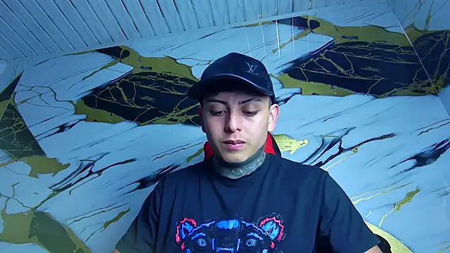 Snapshot of Kevin22_222 chatting on 01.26.25 Kevin22 222 online show from 01.26.25