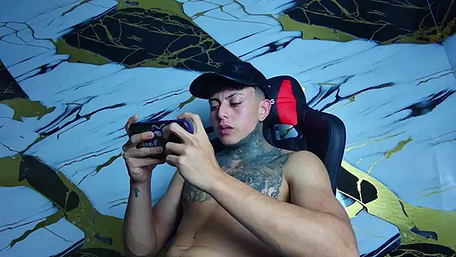 Snapshot of Kevin22_222 chatting on 01.30.25 Kevin22 222 online show from 01.30.25