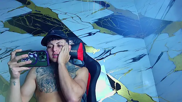 Snapshot of Kevin22_222 chatting on 01.31.25 Kevin22 222 online show from 01.31.25