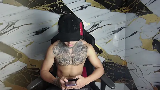 Snapshot of Kevin22_222 chatting on 02.02.25 Kevin22 222 online show from 02.02.25