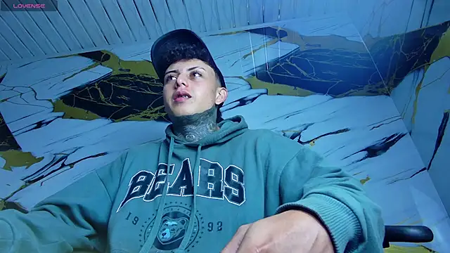 Snapshot of Kevin22_222 chatting on 02.07.25 Kevin22 222 online show from 02.07.25