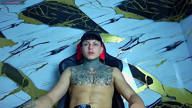 Snapshot of Kevin22_222 chatting on 02.07.25 Kevin22 222 online show from 02.07.25