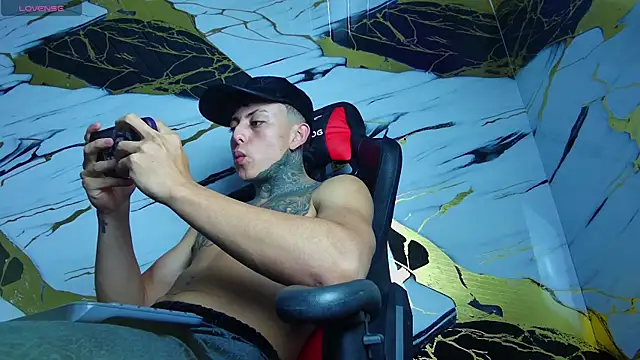 Snapshot of Kevin22_222 chatting on 02.07.25 Kevin22 222 online show from 02.07.25