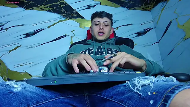 Snapshot of Kevin22_222 chatting on 02.09.25 Kevin22 222 online show from 02.09.25