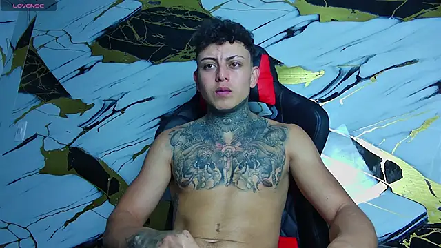 Snapshot of Kevin22_222 chatting on 02.11.25 Kevin22 222 online show from 02.11.25