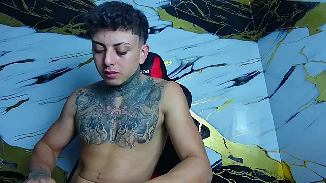 Snapshot of Kevin22_222 chatting on 02.11.25 Kevin22 222 online show from 02.11.25