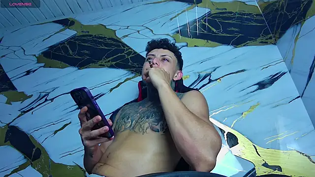 Snapshot of Kevin22_222 chatting on 02.11.25 Kevin22 222 online show from 02.11.25