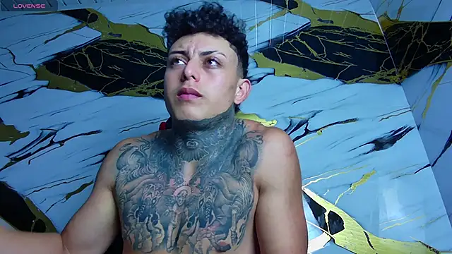 Snapshot of Kevin22_222 chatting on 02.11.25 Kevin22 222 online show from 02.11.25