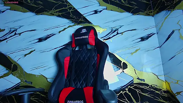 Snapshot of Kevin22_222 chatting on 02.13.25 Kevin22 222 online show from 02.13.25