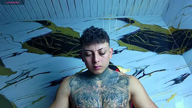 Snapshot of Kevin22_222 chatting on 03.01.25 Kevin22 222 online show from 03.01.25