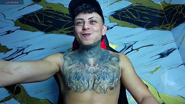 Snapshot of Kevin22_222 chatting on 03.03.25 Kevin22 222 online show from 03.03.25