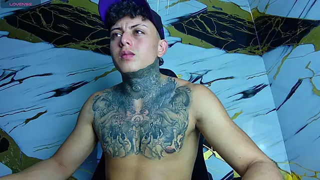 Snapshot of Kevin22_222 chatting on 03.03.25 Kevin22 222 online show from 03.03.25