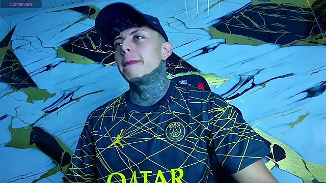 Snapshot of Kevin22_222 chatting on 03.15.25 Kevin22 222 online show from 03.15.25