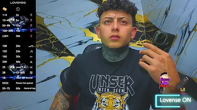 Snapshot of Kevin22_222 chatting on 09.17.25 Kevin22 222 online show from 09.17.25