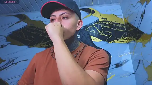 Snapshot of Kevin22_222 chatting on 09.30.25 Kevin22 222 online show from 09.30.25