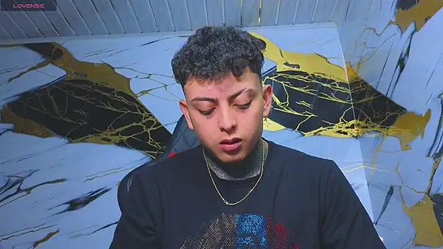 Snapshot of Kevin22_222 chatting on 10.03.25 Kevin22 222 online show from 10.03.25