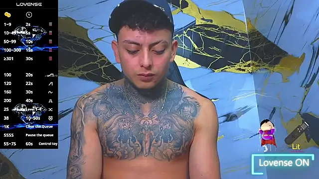 Snapshot of Kevin22_222 chatting on 10.05.25 Kevin22 222 online show from 10.05.25