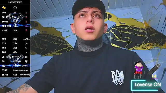 Snapshot of Kevin22_222 chatting on 10.09.25 Kevin22 222 online show from 10.09.25