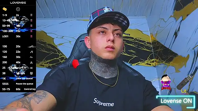 Snapshot of Kevin22_222 chatting on 10.17.25 Kevin22 222 online show from 10.17.25