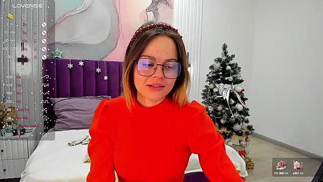 Kelly Cuutie online show from 12.25.24