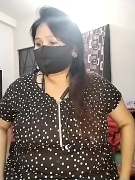 Snapshot of Tishani chatting on 01.31.26 Tishani online show from 01.31.26